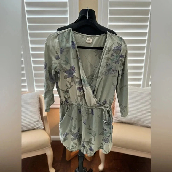 O’Neill | Dainty Green Ruffled Floral Wrap Romper - Size M - Picture 2 of 5